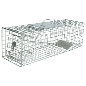 Gaiola metálica Ecoced usada como armadilha humanizada para capturar gatos de forma segura em jardins e espaços urbanos.