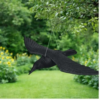 Corvo Voador Antipombos em Jardim - Ecoced Corvo Voador Antipombos em Jardim - Ecoced