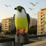 Falcão Guardião na Varanda – Dissuasor de Gaivotas Ecológico | Ecoced - Ecoced Falcão Guardião na Varanda – Dissuasor de Gaivotas Ecológico | Ecoced - Ecoced